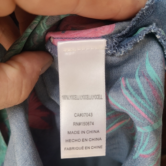 Long sleeve denim US L floral button up shirt - Picture 11 of 11